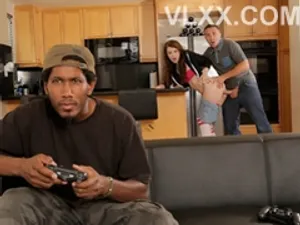 Tâm sự với cô bạn gái anh trai về việc “bắn tinh sớm” nào ngờ được chị ấy giúp