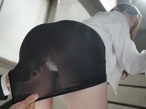 Bất lực nhìn vợ bị địt ngay trước mặt