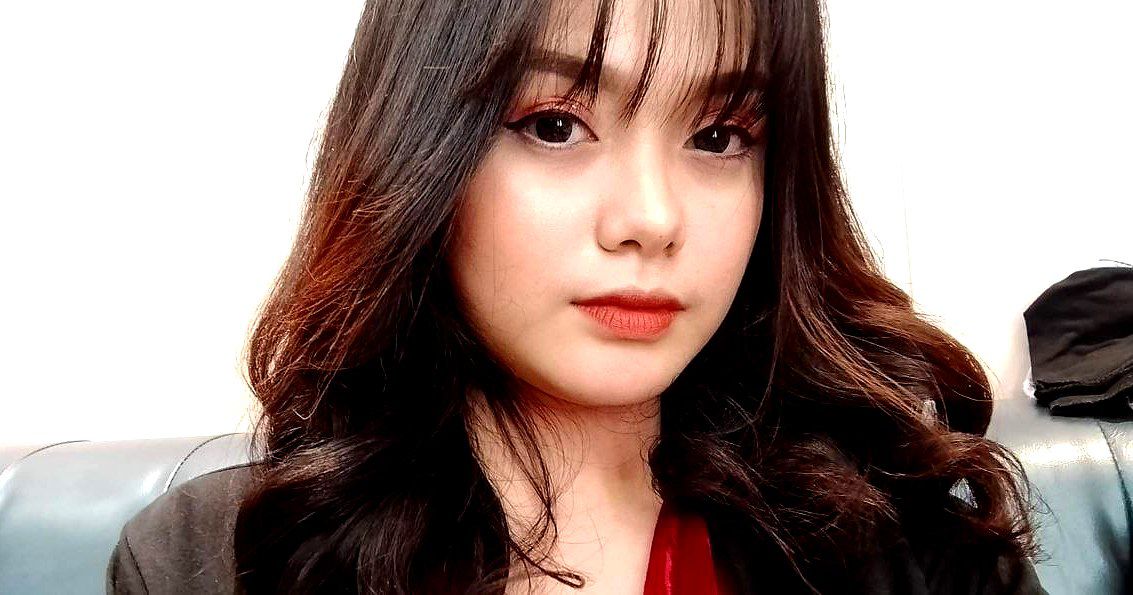 Được cô hàng xóm nhờ chỉ "cưỡi ngựa" đúng cách